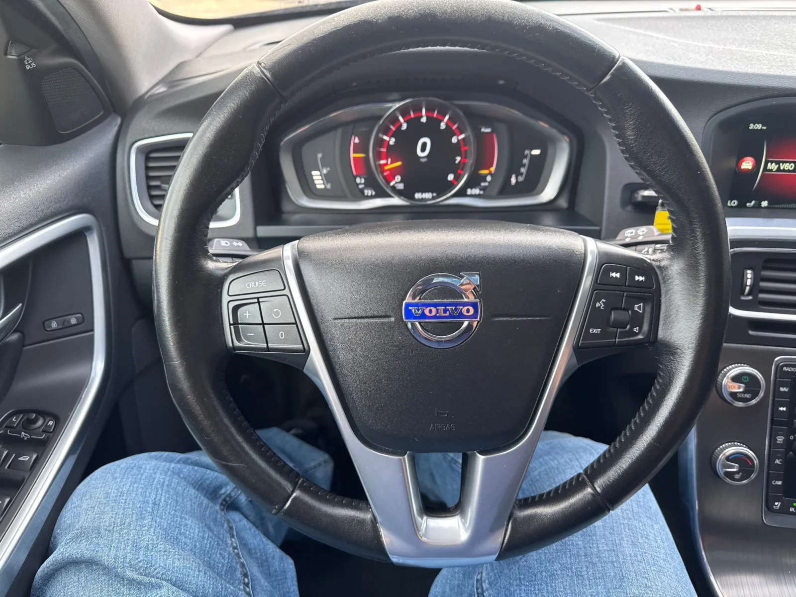 2016 Volvo V60 Base - Photo 31