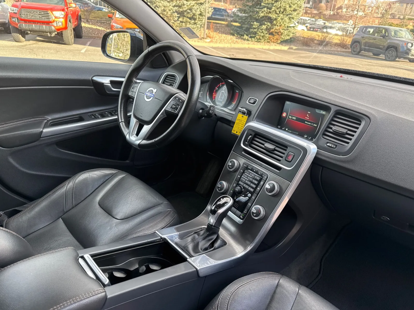 2016 Volvo V60 Base - Photo 18