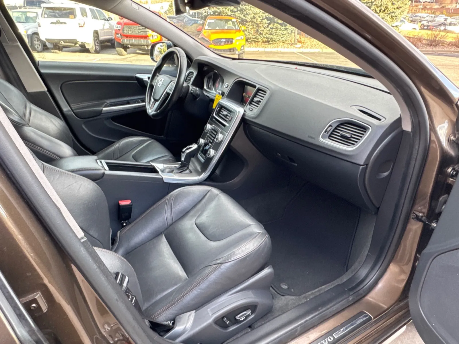 2016 Volvo V60 Base - Photo 16