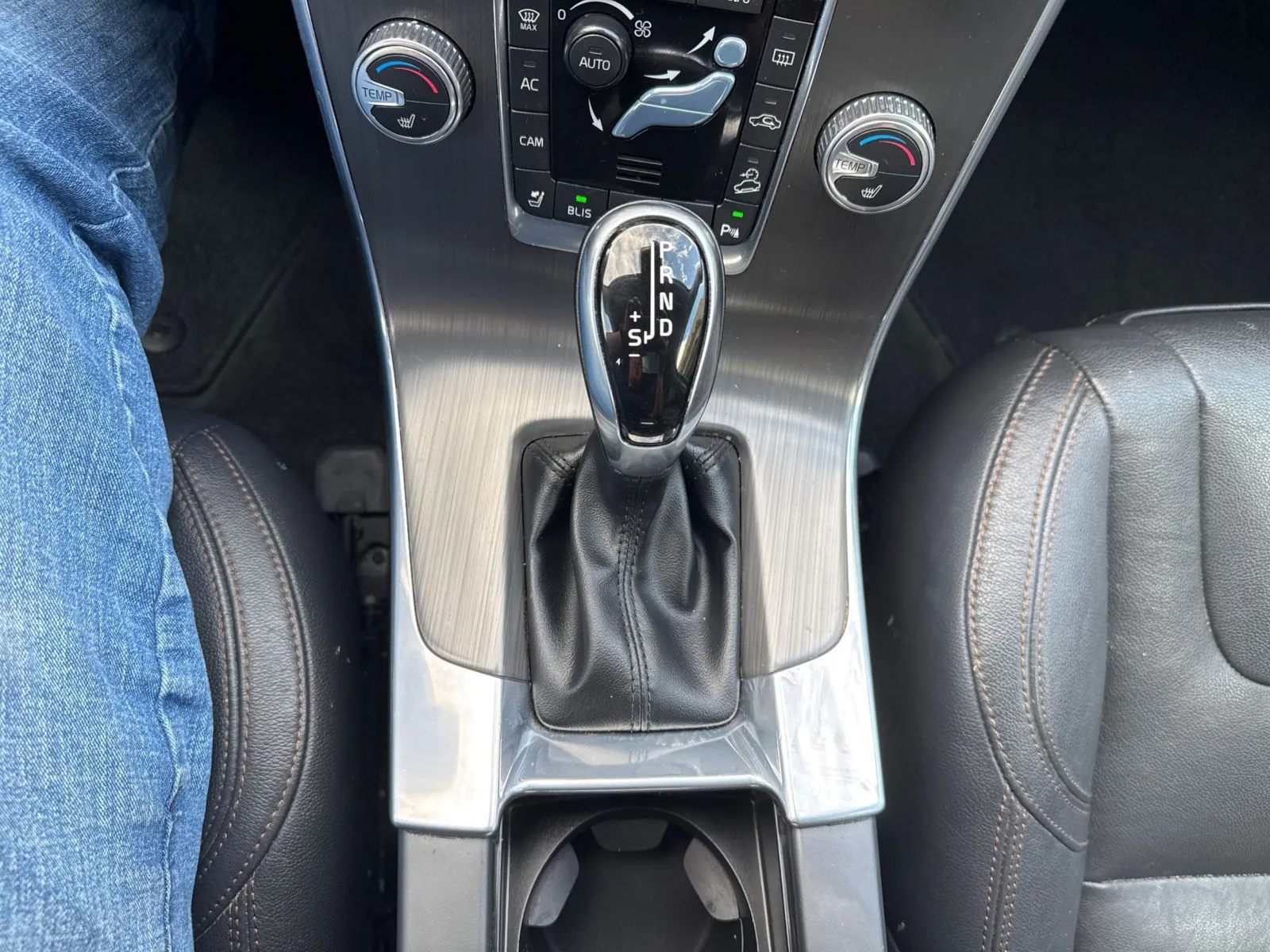 2016 Volvo V60 Base - Photo 35