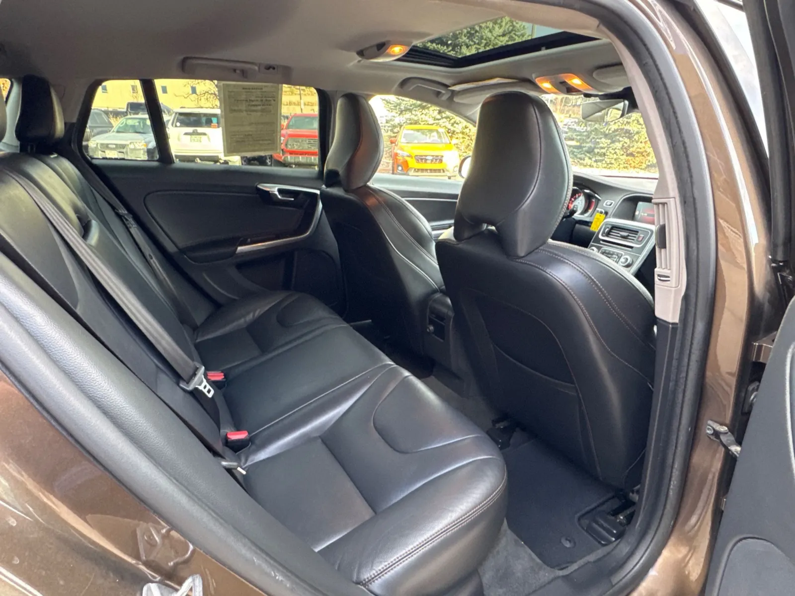2016 Volvo V60 Base - Photo 20