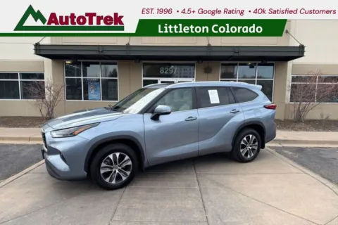 Gray 2023 Toyota Highlander XLE for sale in Littleton, CO