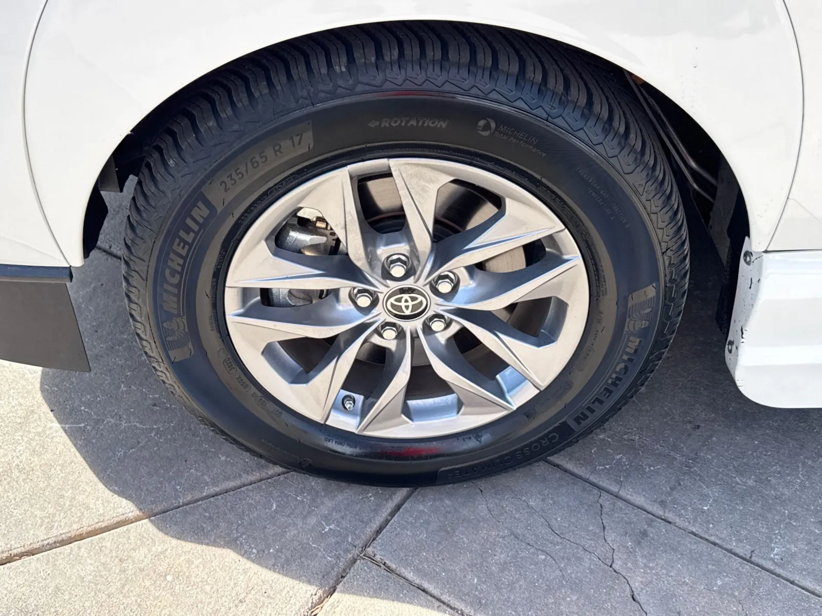 2021 Toyota Sienna XLE - Photo 11