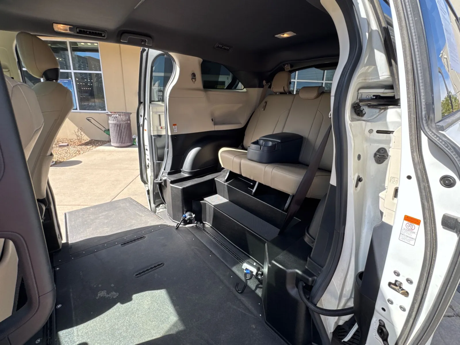 2021 Toyota Sienna XLE - Photo 29