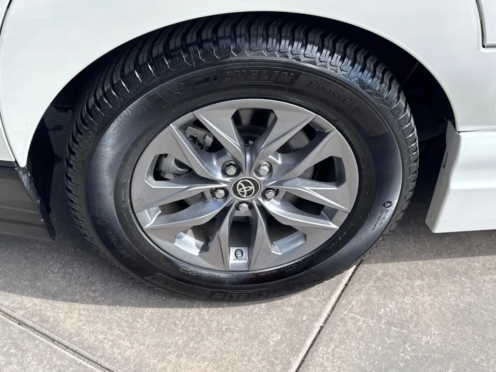 2021 Toyota Sienna XLE - Photo 14