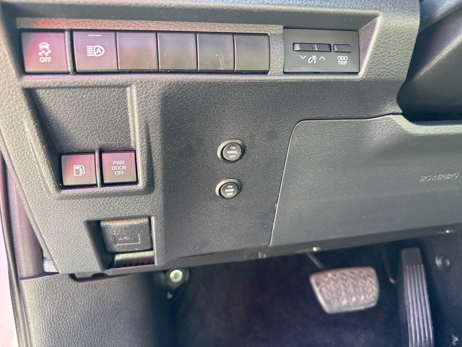 2021 Toyota Sienna XLE - Photo 31