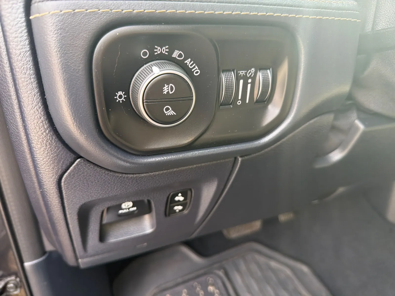 2019 RAM Ram 1500 Pickup Limited - Photo 20