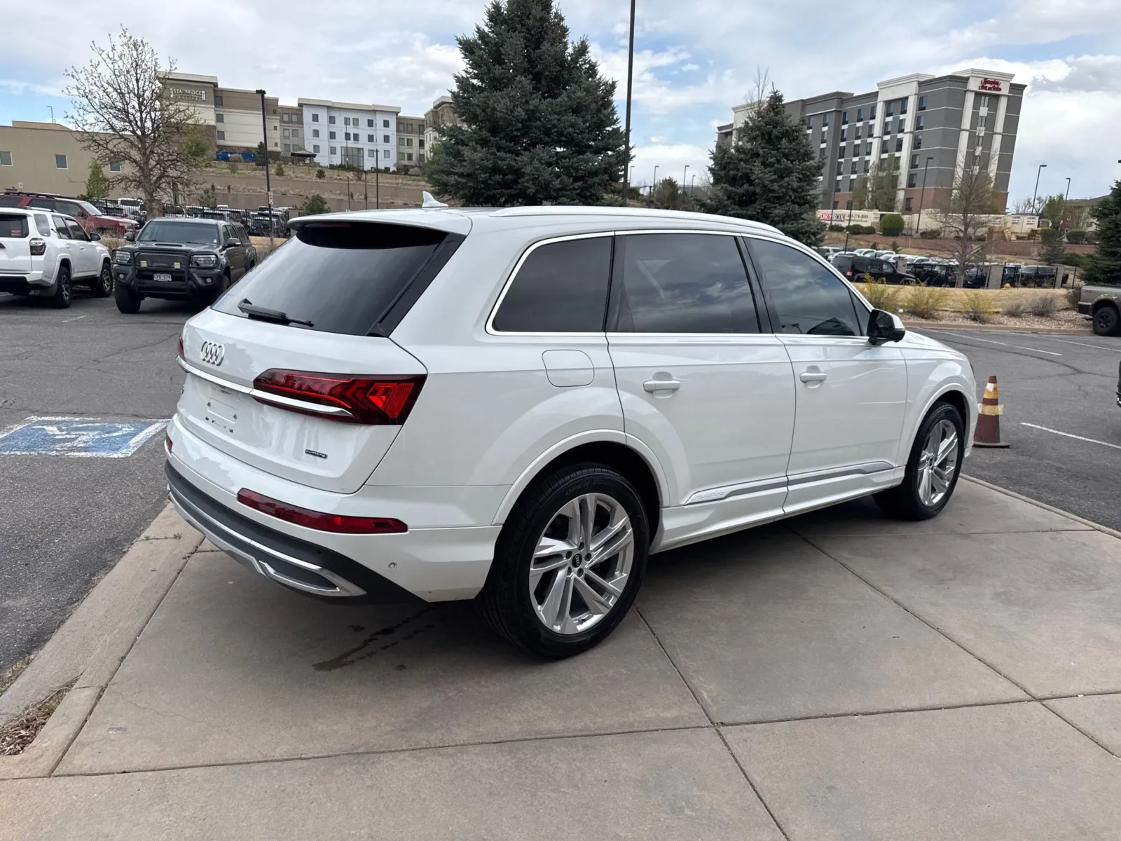 Audi Q7 photo 7