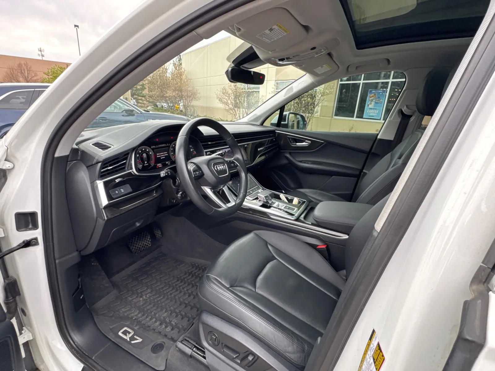 Audi Q7 photo 28