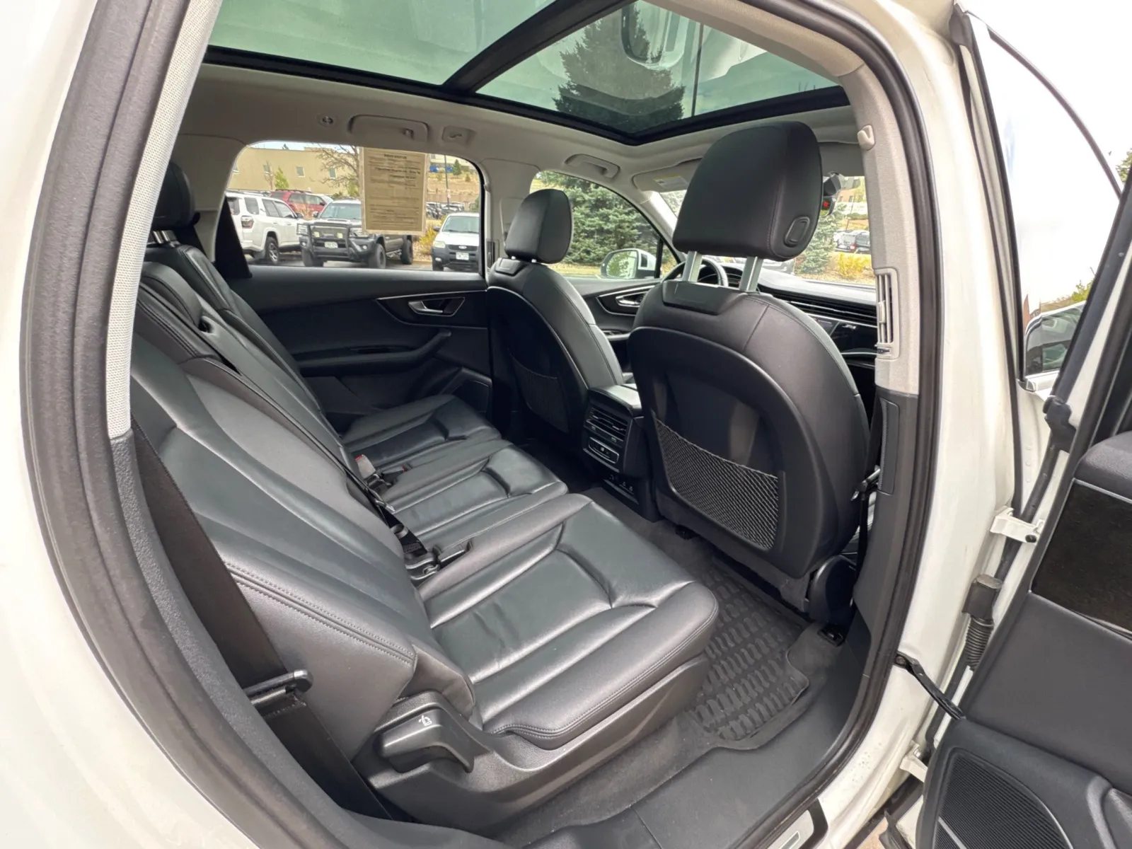 Audi Q7 photo 21