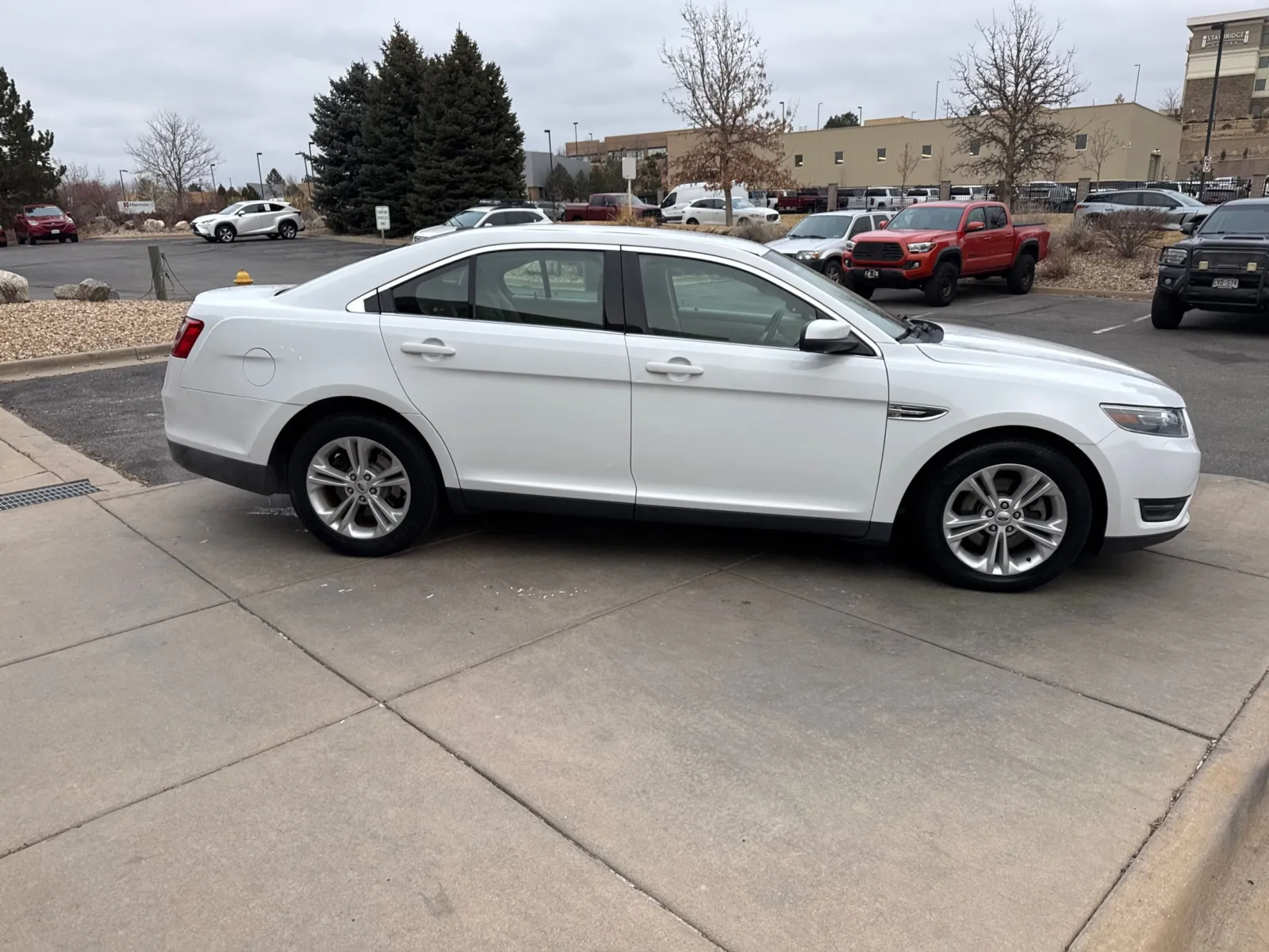 2018 Ford Taurus SEL