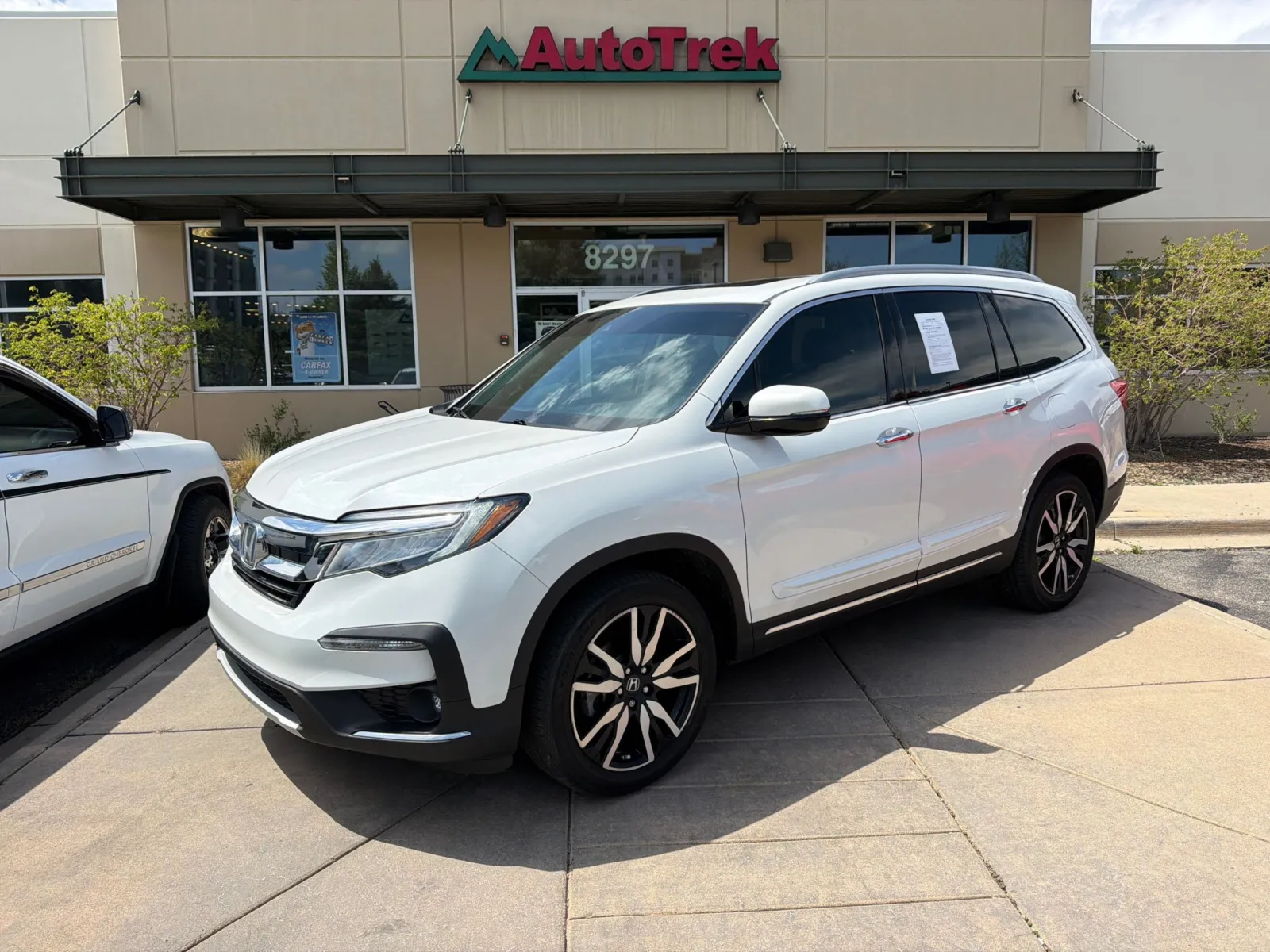 White 2021 Honda Pilot AWD Elite for sale in Littleton, CO