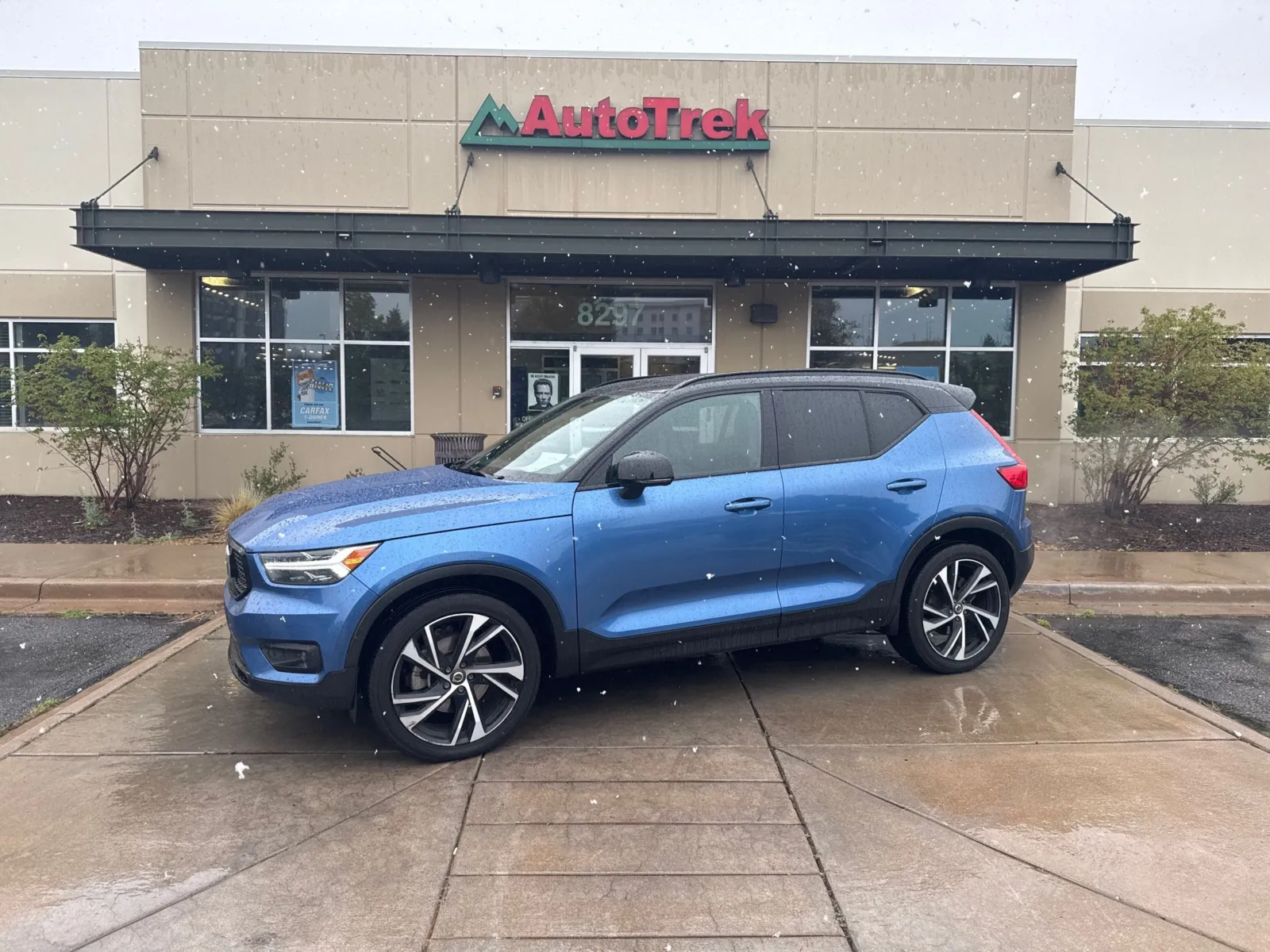 Blue 2020 Volvo XC40 T5 R-Design for sale in Littleton, CO