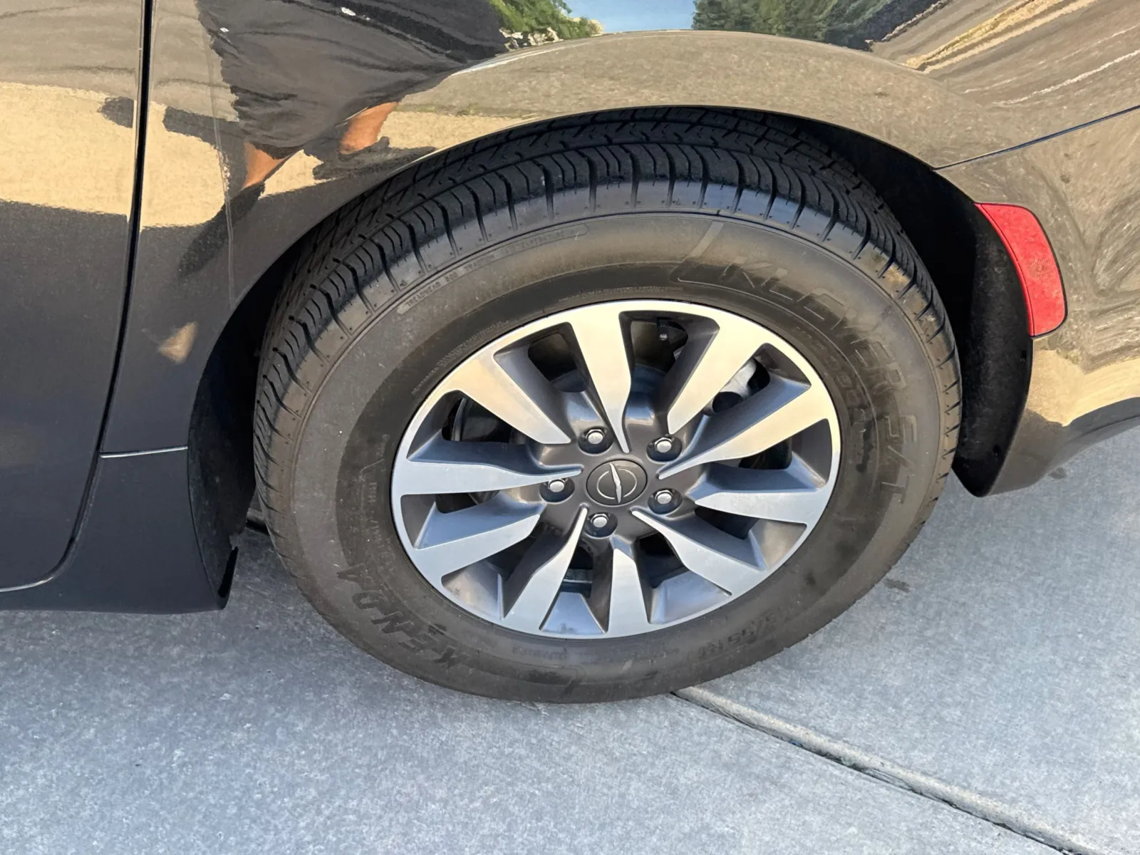 Chrysler Pacifica photo 12