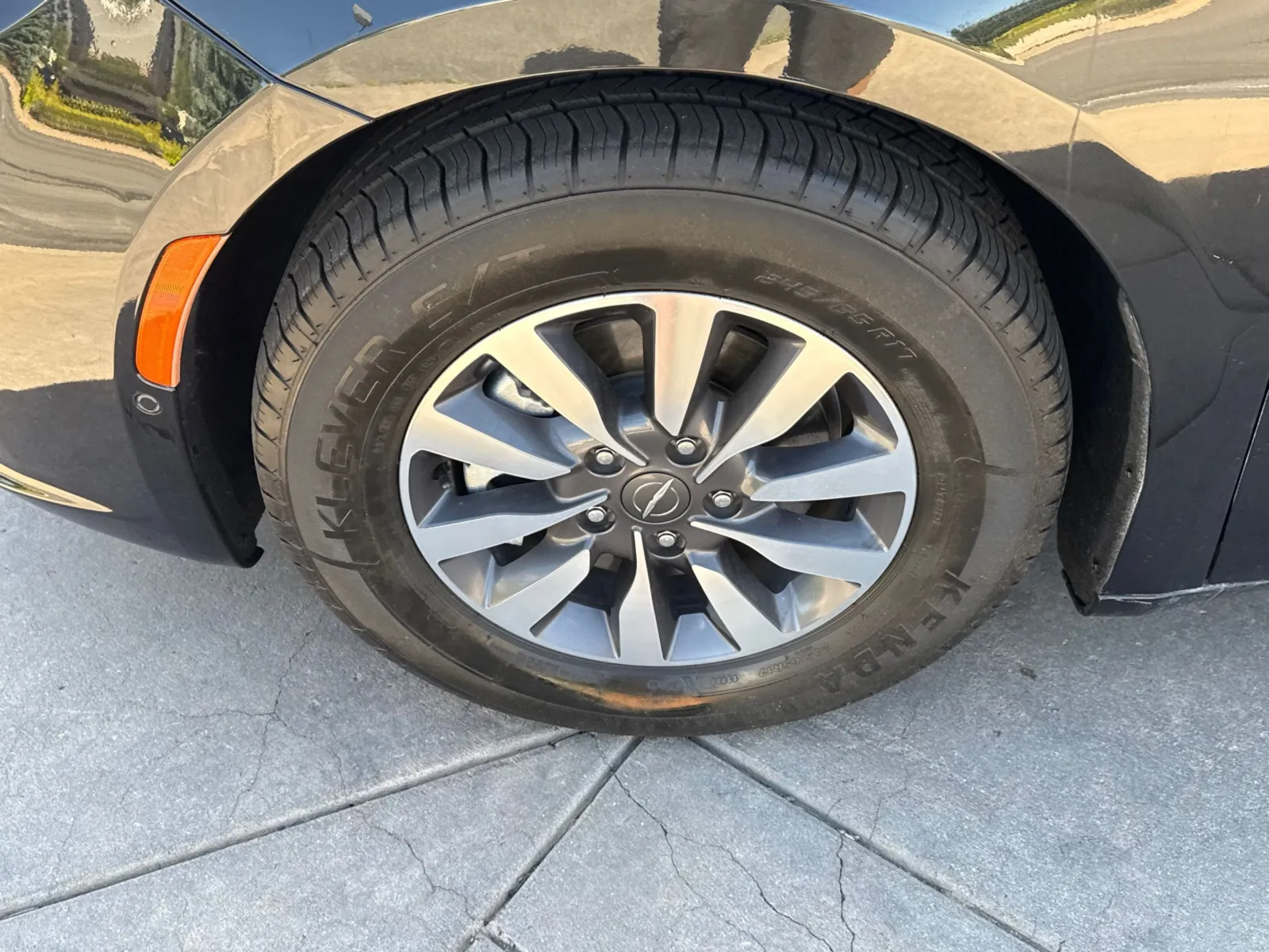 Chrysler Pacifica photo 11
