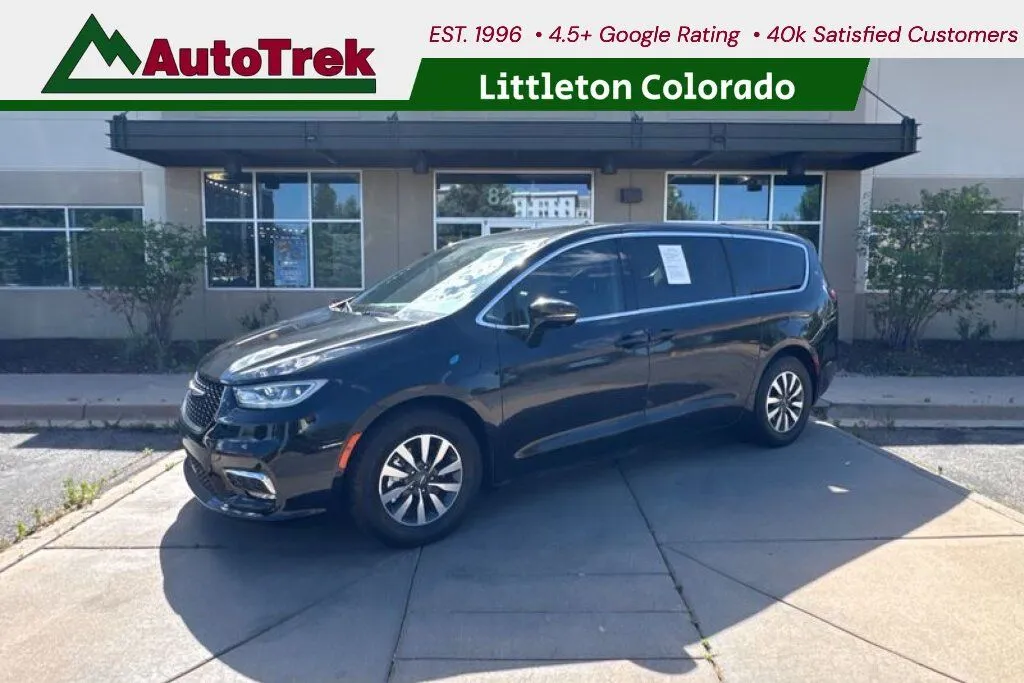Black 2022 Chrysler Pacifica Hybrid Touring L for sale in Littleton, CO