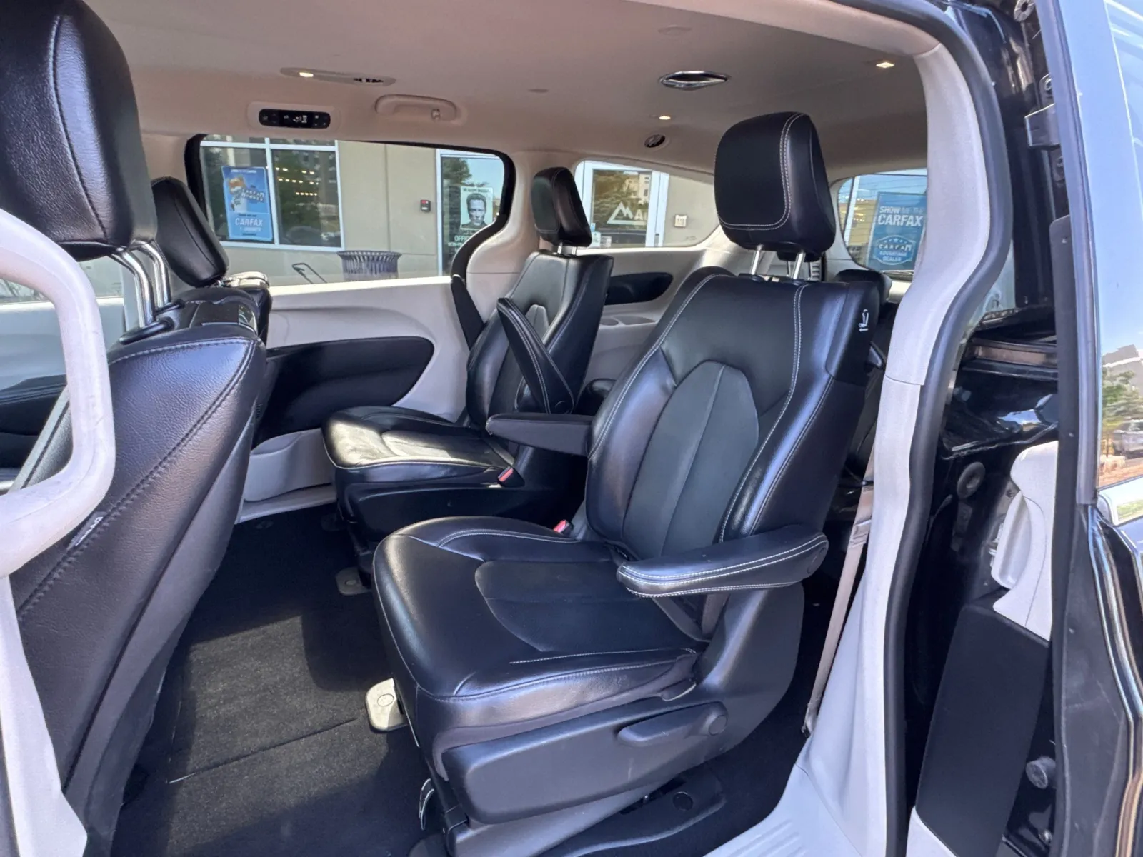Chrysler Pacifica photo 25
