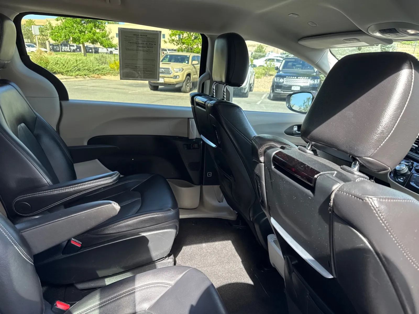 Chrysler Pacifica photo 21