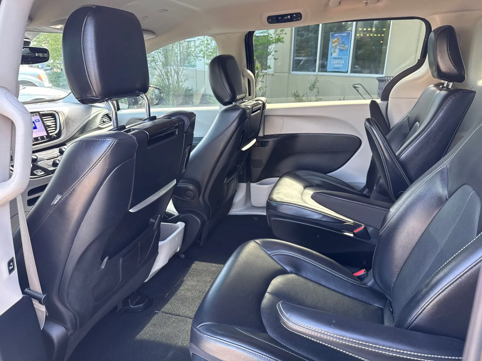 Chrysler Pacifica photo 26