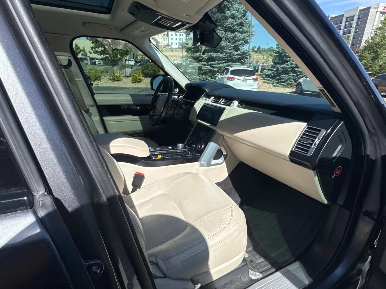 Land Rover Range Rover photo 13