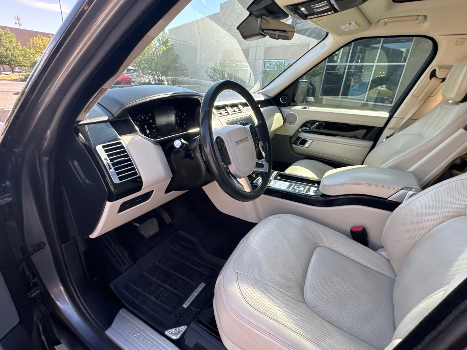 Land Rover Range Rover photo 25