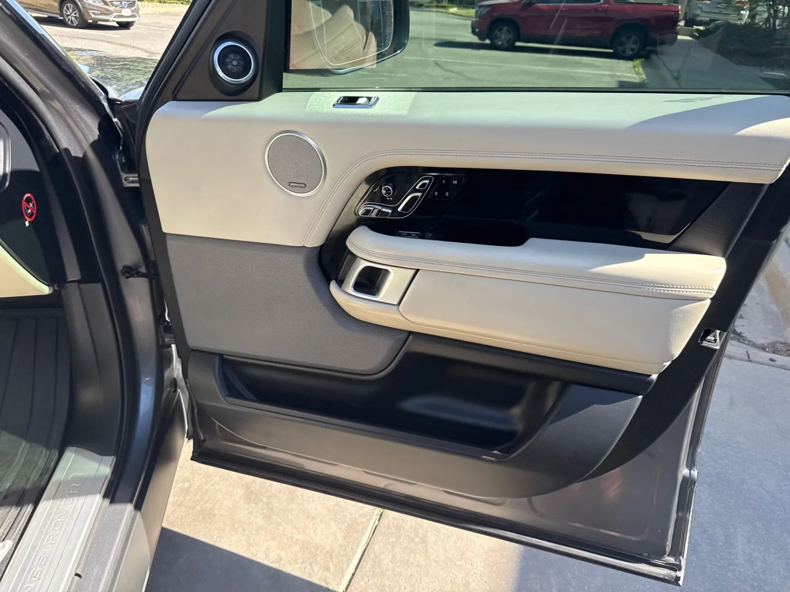 Land Rover Range Rover photo 12