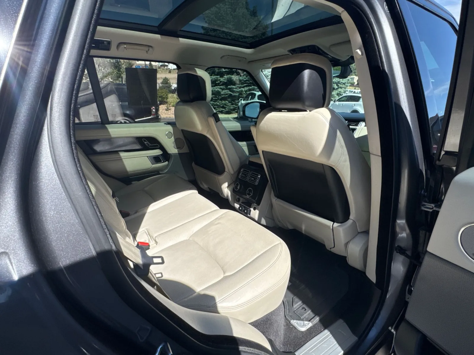 Land Rover Range Rover photo 17