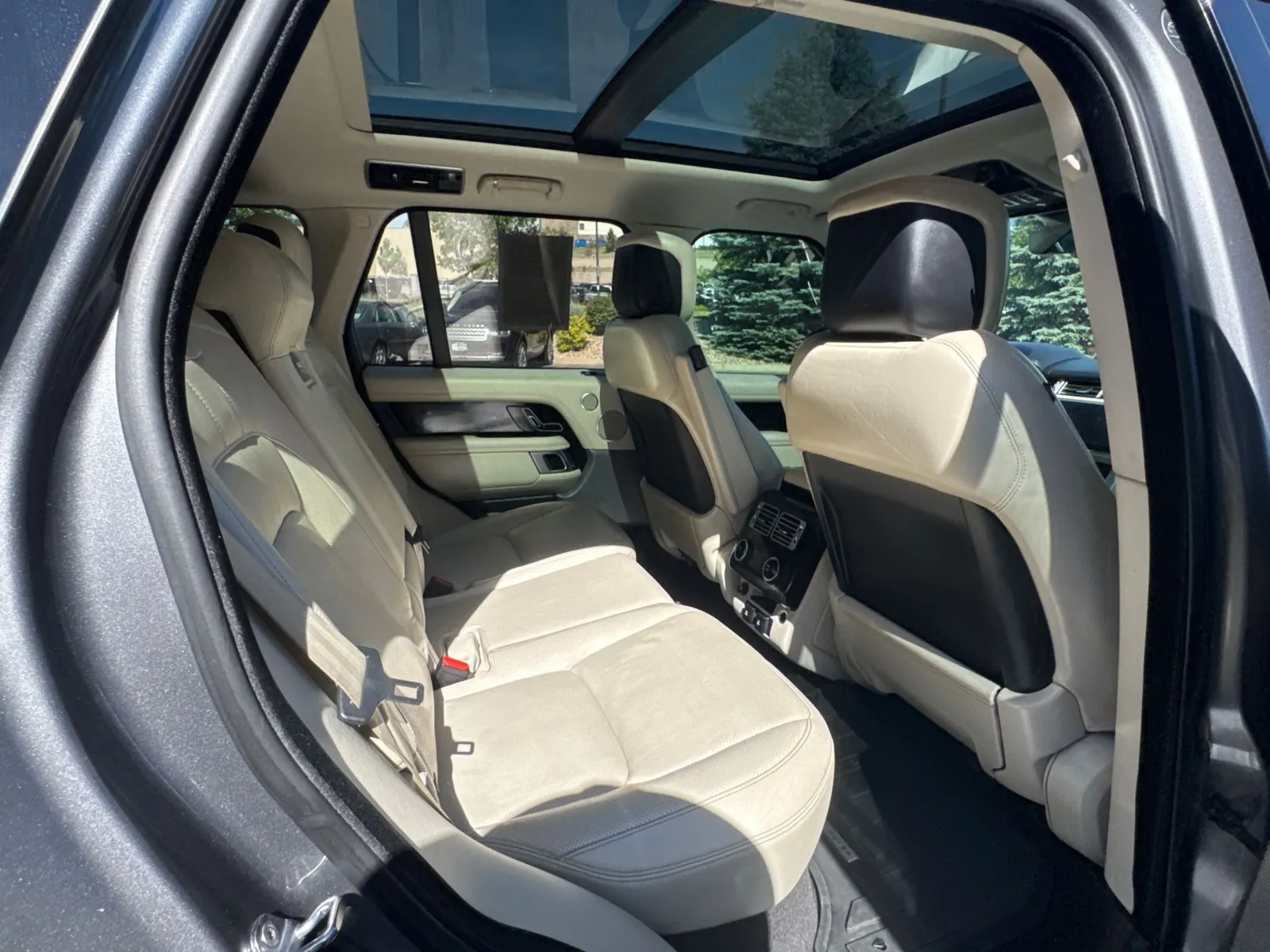 Land Rover Range Rover photo 19