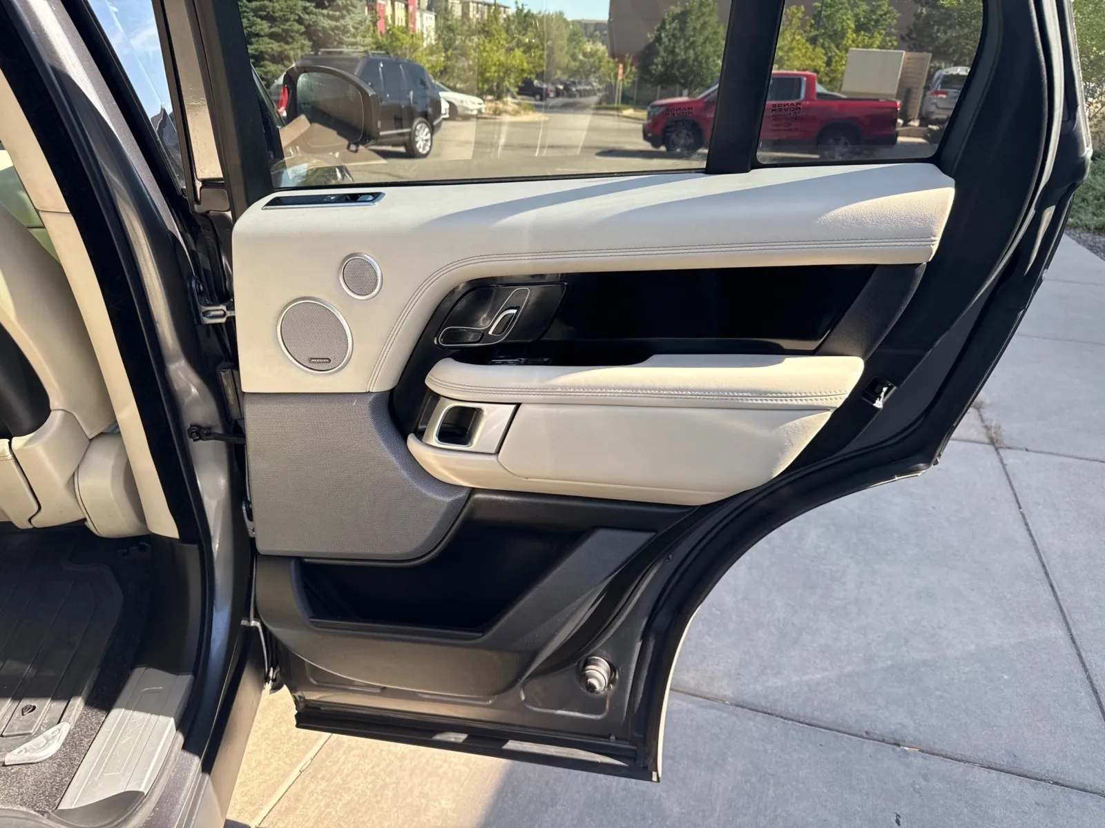 Land Rover Range Rover photo 16