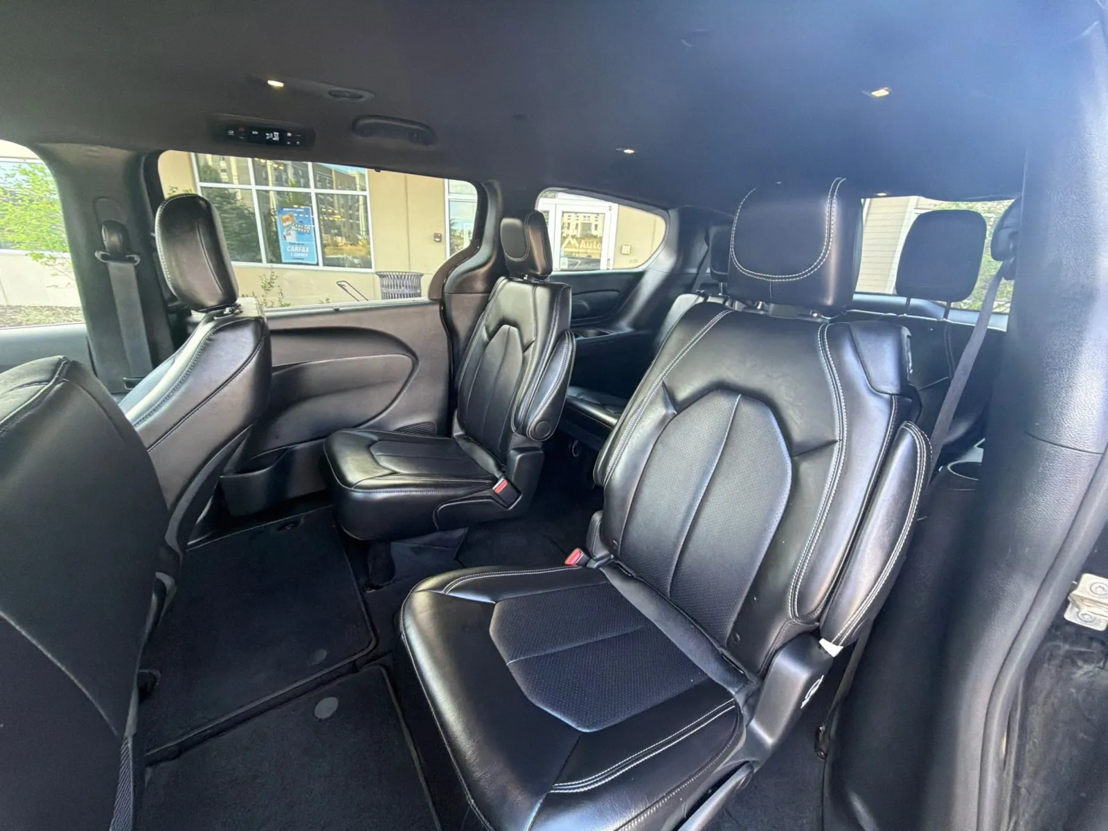 Chrysler Pacifica photo 18
