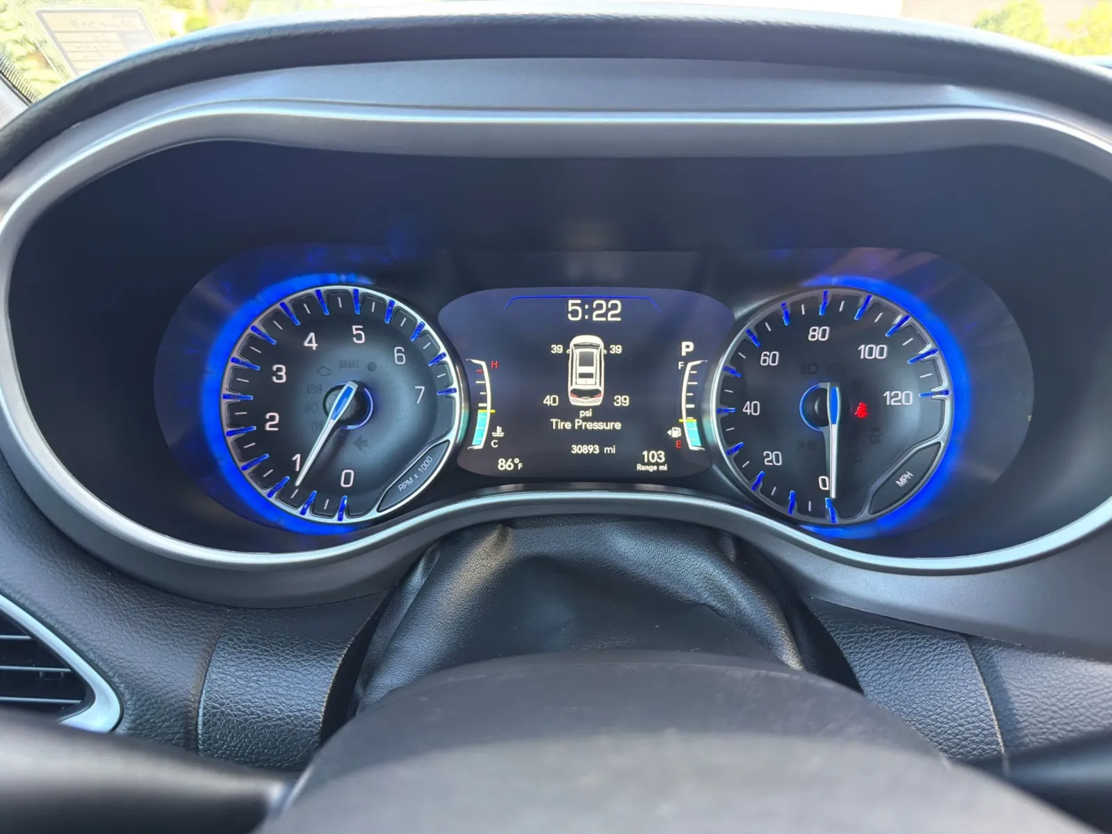 Chrysler Pacifica photo 22