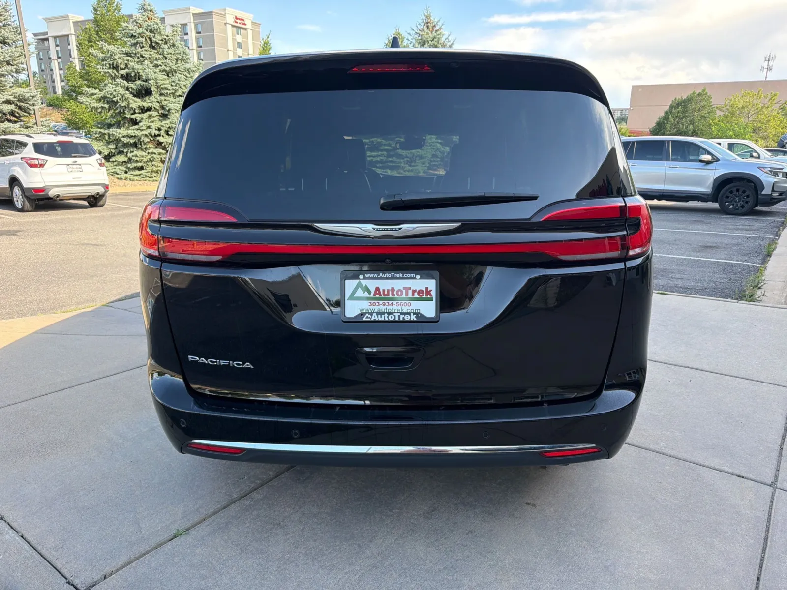 Chrysler Pacifica photo 7