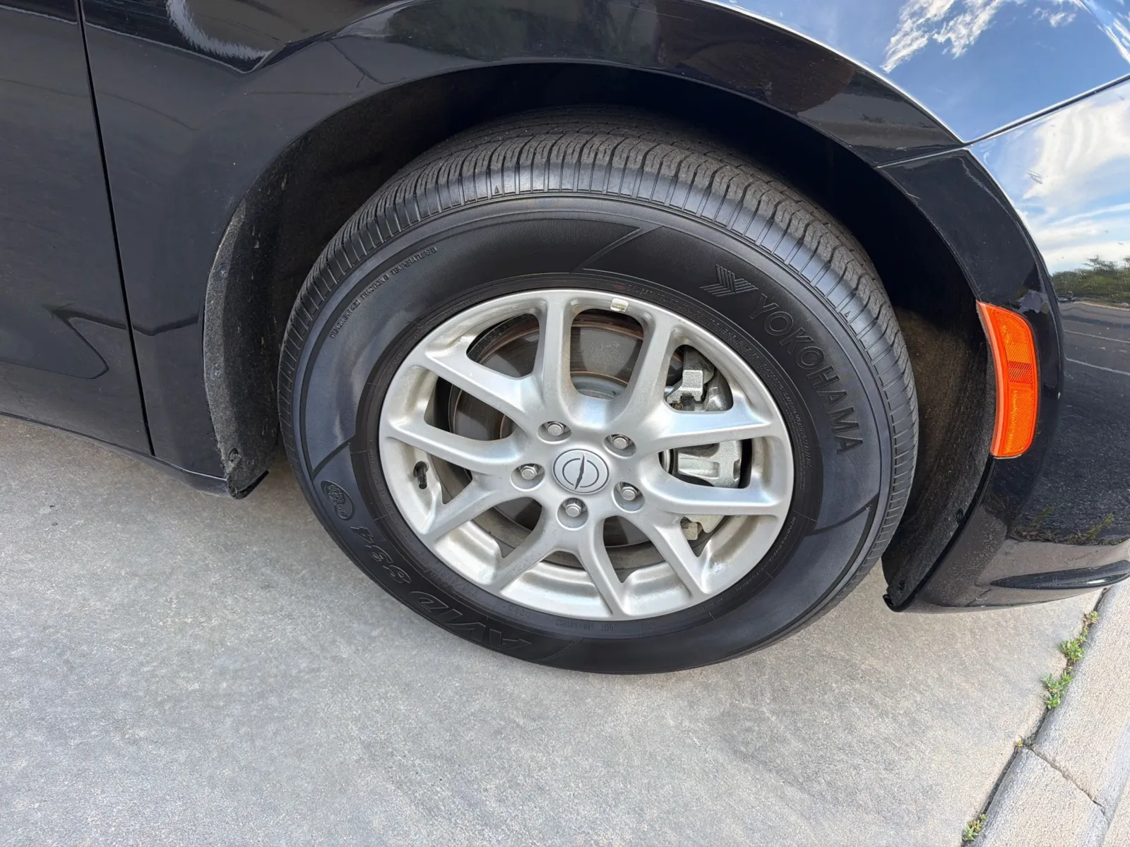 Chrysler Pacifica photo 12