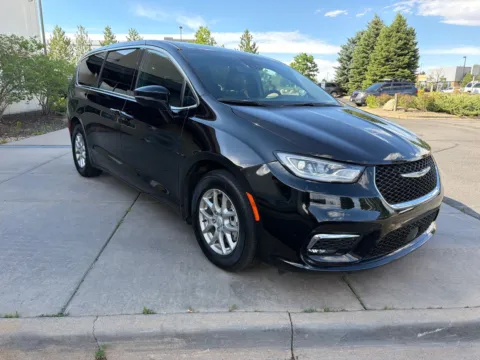 More photos of 2025 Chrysler Pacifica Select at AutoTrek, CO