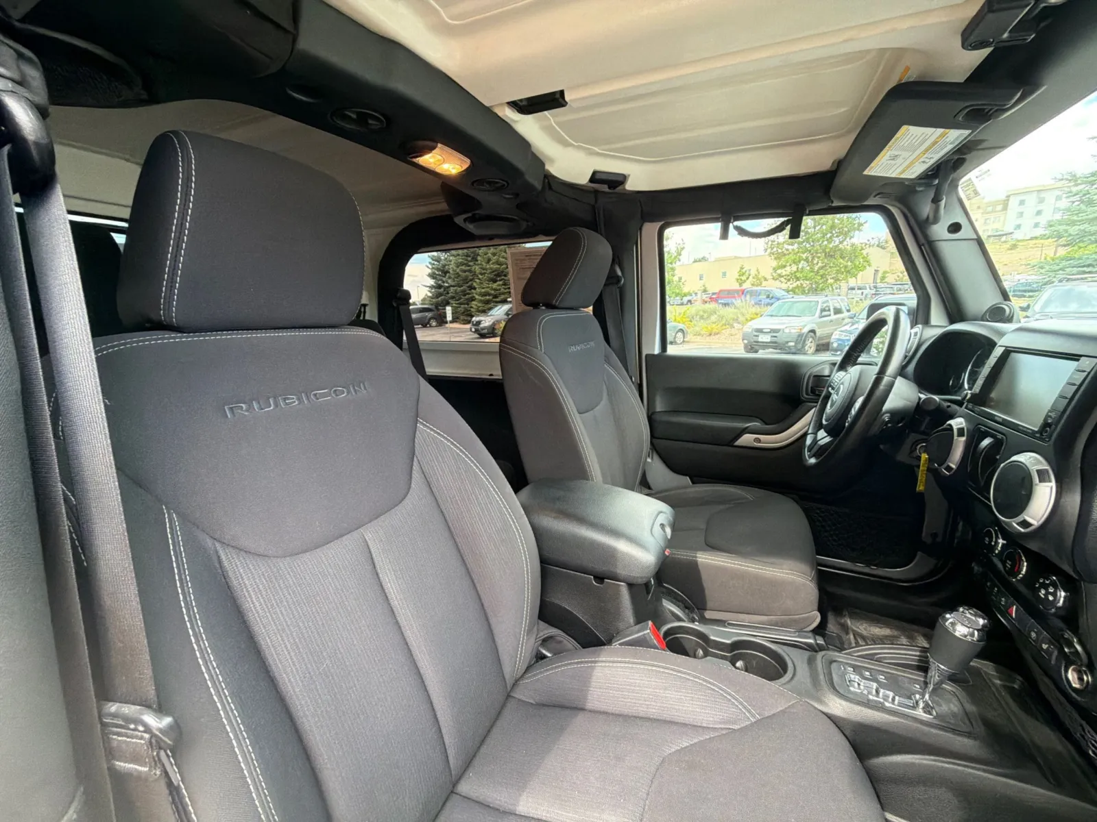 Jeep Wrangler photo 9