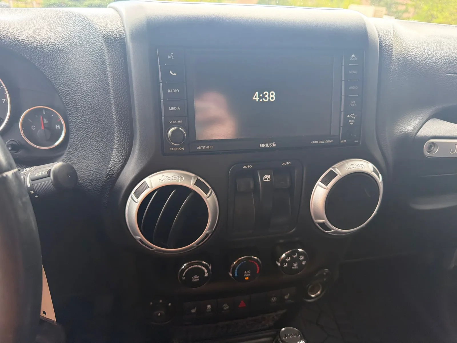 Jeep Wrangler photo 17