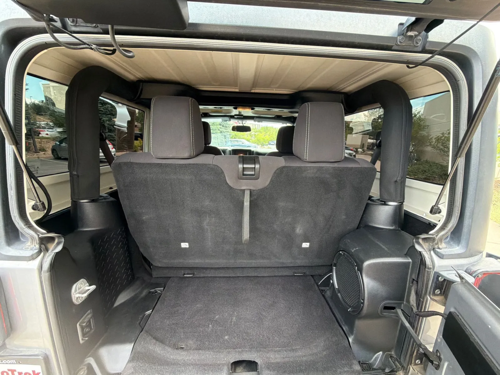 Jeep Wrangler photo 11