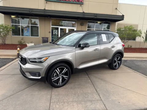 Photos of 2022 Volvo XC40 T5 R-Design for sale in Littleton, CO at AutoTrek