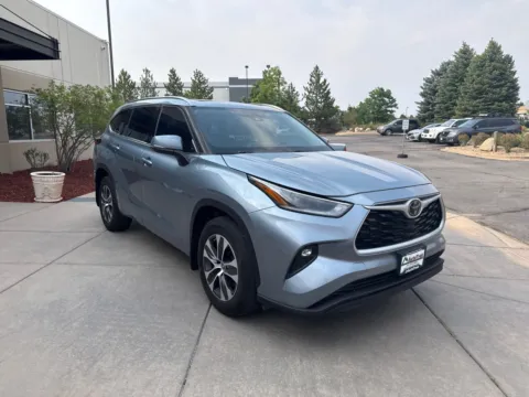 More photos of 2021 Toyota Highlander XLE at AutoTrek, CO