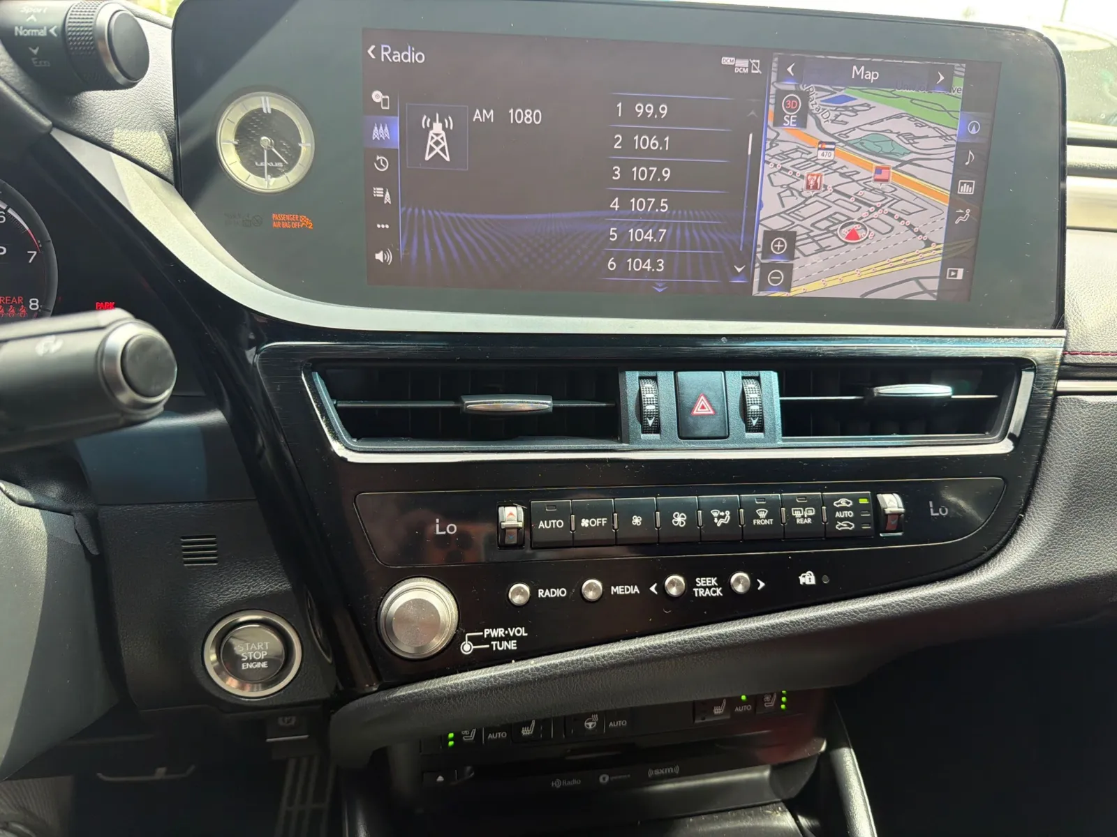 Lexus ES photo 24