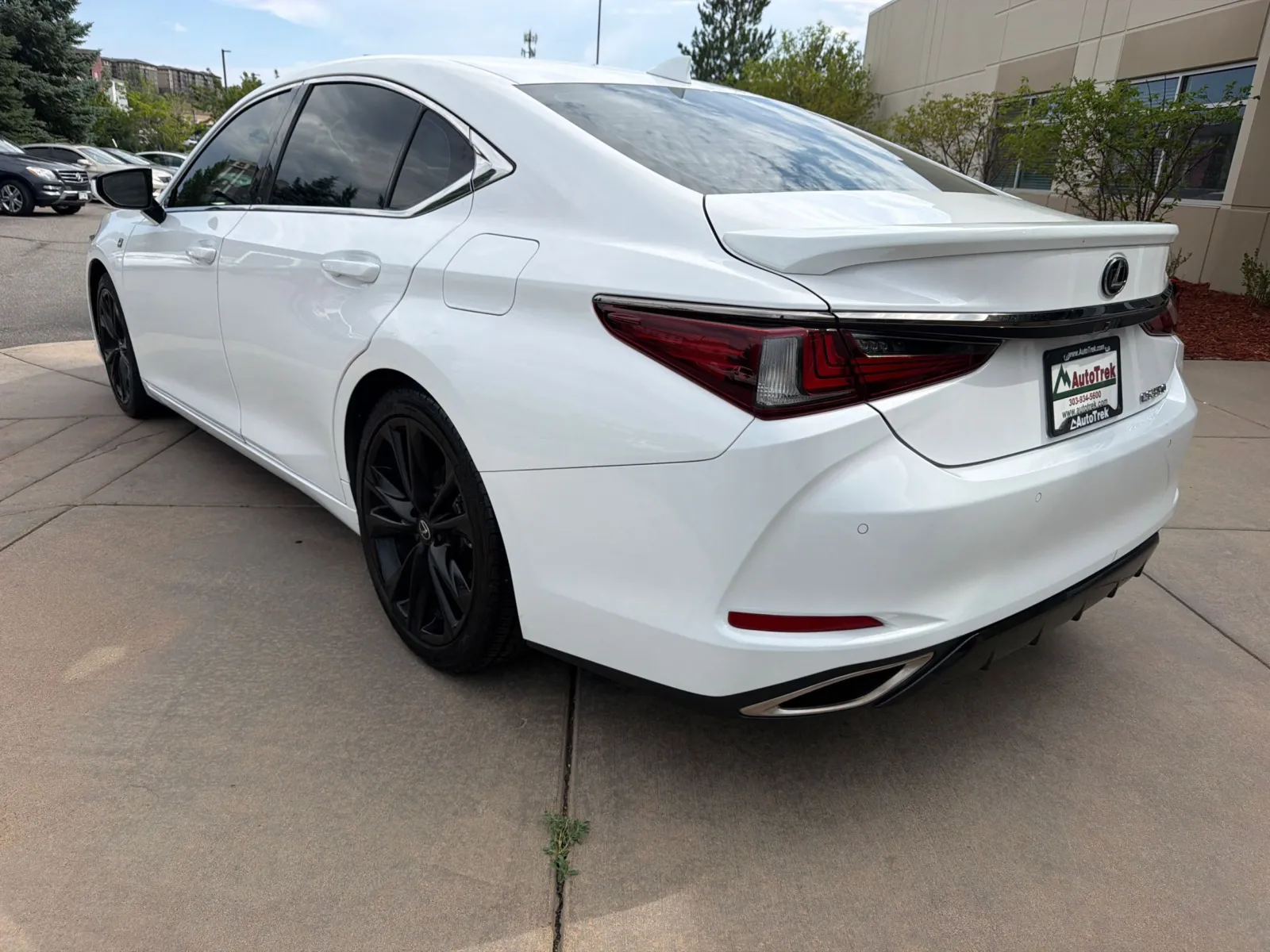 Lexus ES photo 8