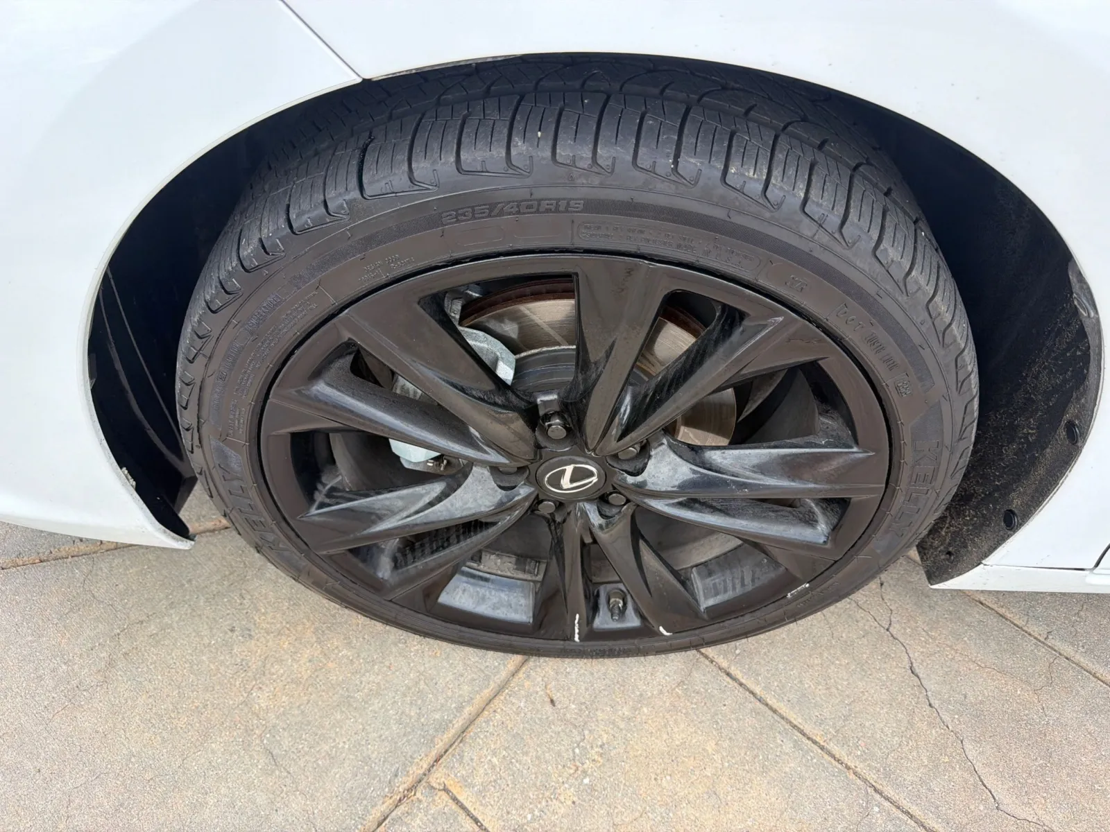 Lexus ES photo 11