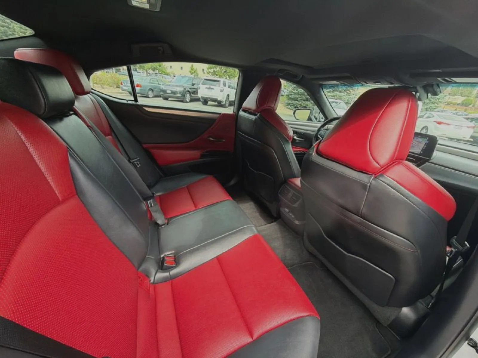 Lexus ES photo 17