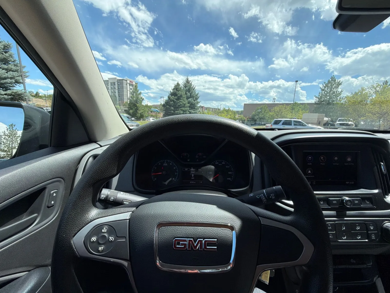 GMC Canyon photo 19