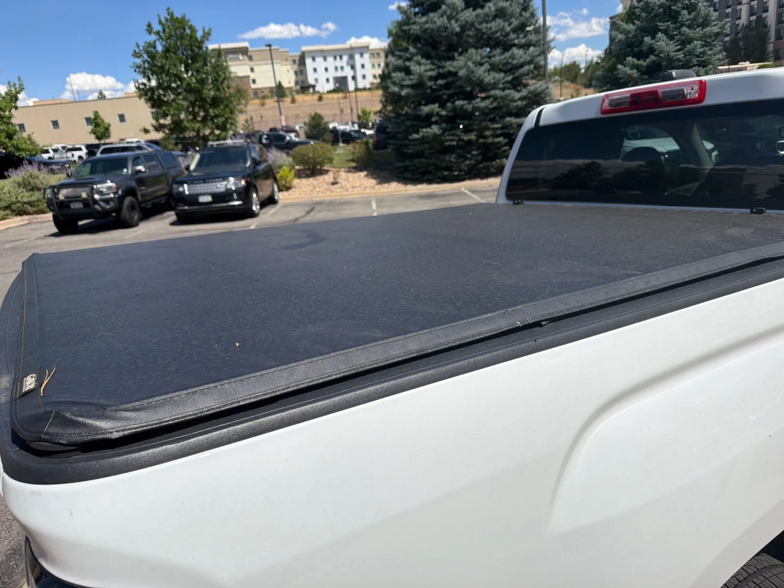 GMC Canyon photo 14