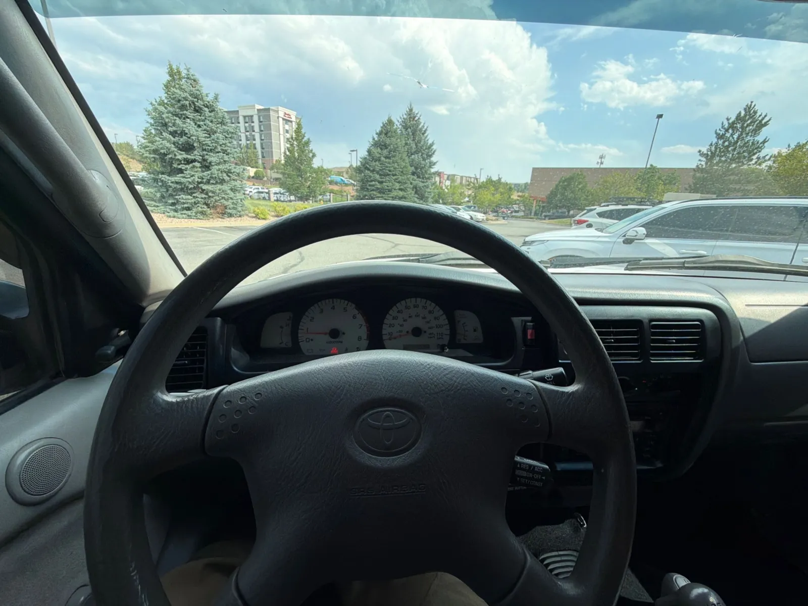 Toyota Tacoma photo 19