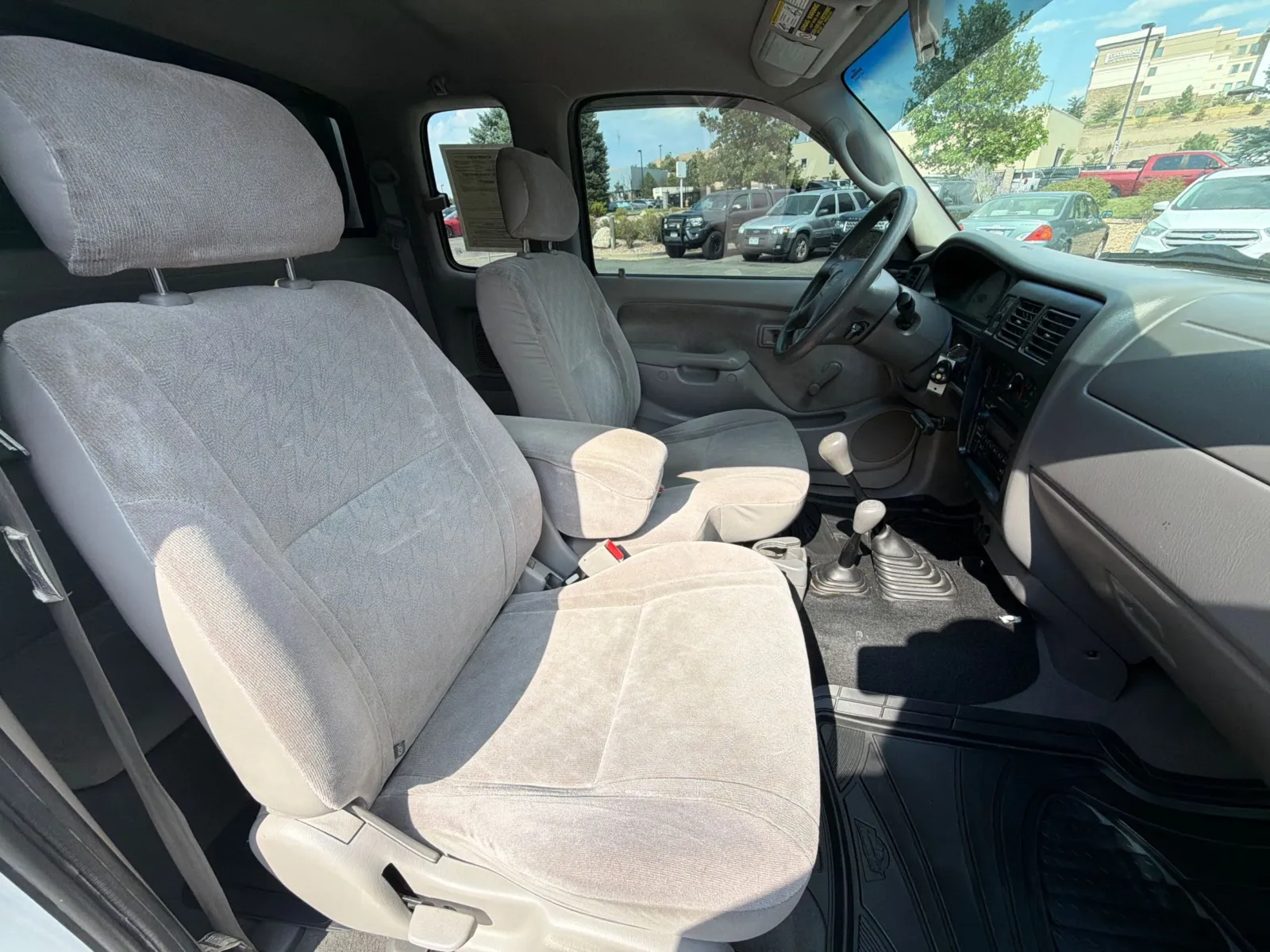 Toyota Tacoma photo 15