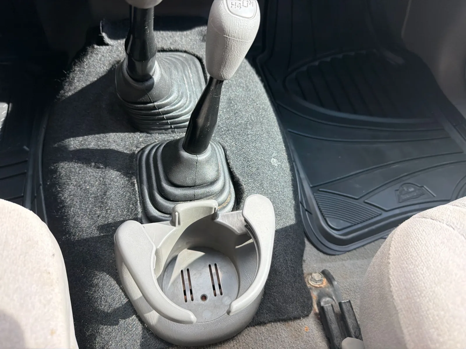 Toyota Tacoma photo 24