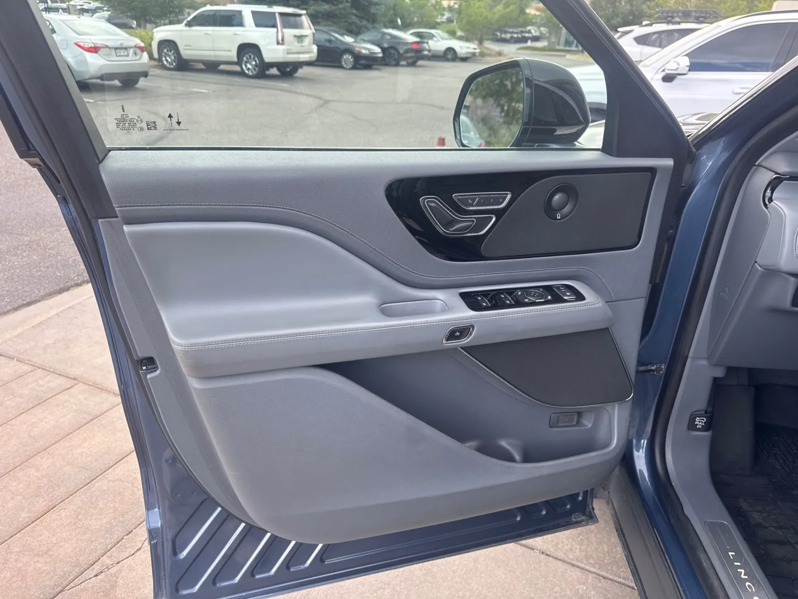 Lincoln Aviator photo 15