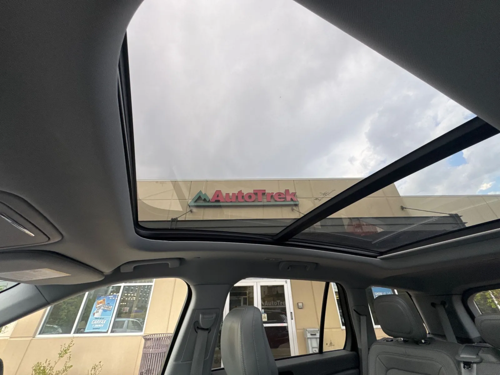 Lincoln Aviator photo 20